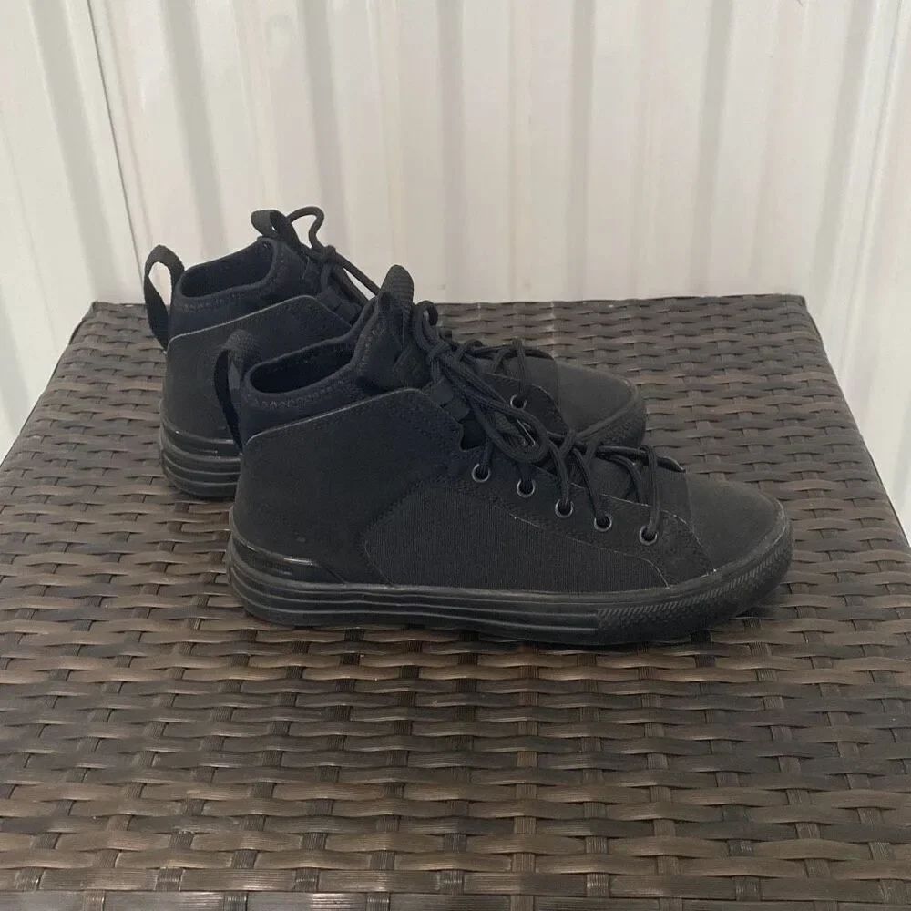 Converse, CTAS lightweight sneakers woman size 8.5